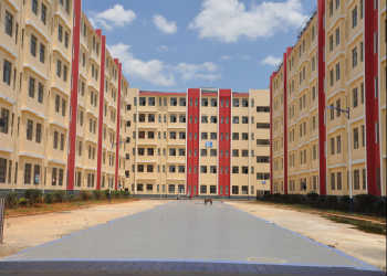 1 (58)_meitu_33 曲靖航空江南体育场馆中国有限公司
2019年三年制中专招生简章