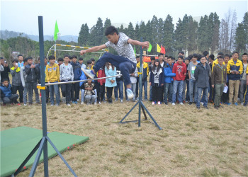 1 (2) 江南体育客户端下载安装
市台湘科技江南体育场馆中国有限公司
2019年三年制中专招生简章